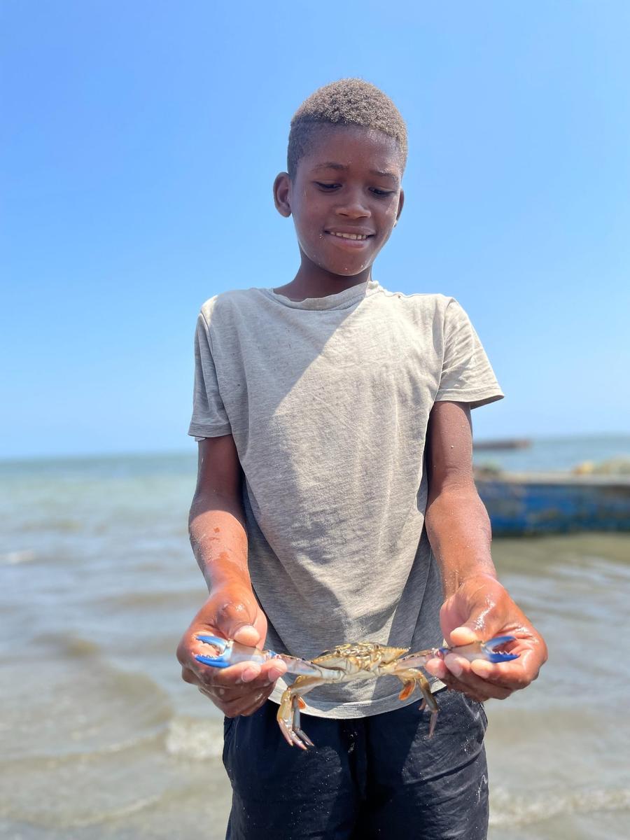 Photo 5 of Angola, taken by Cameron Mofid