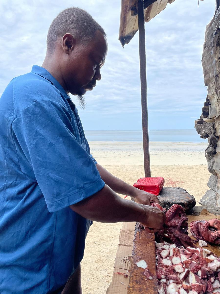 Photo 5 of Comoros, taken by Cameron Mofid