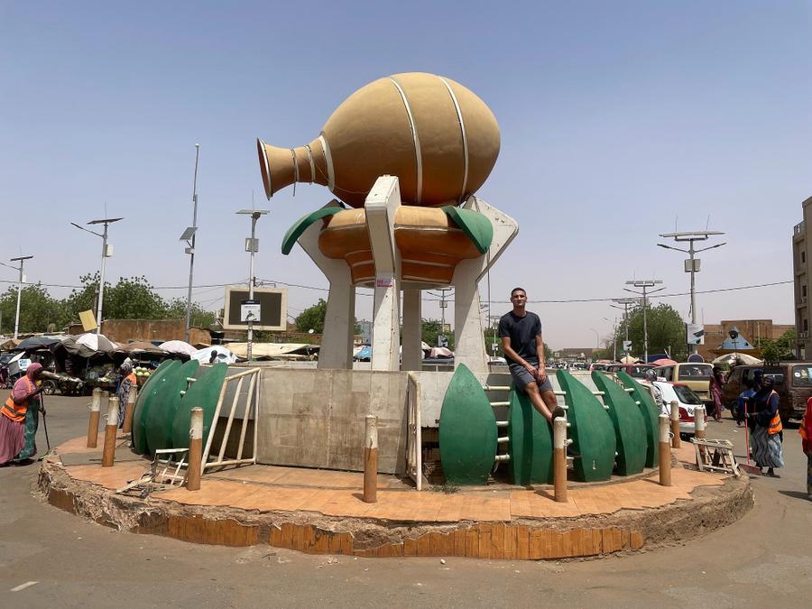 Photo 2 of Niger, taken by Cameron Mofid