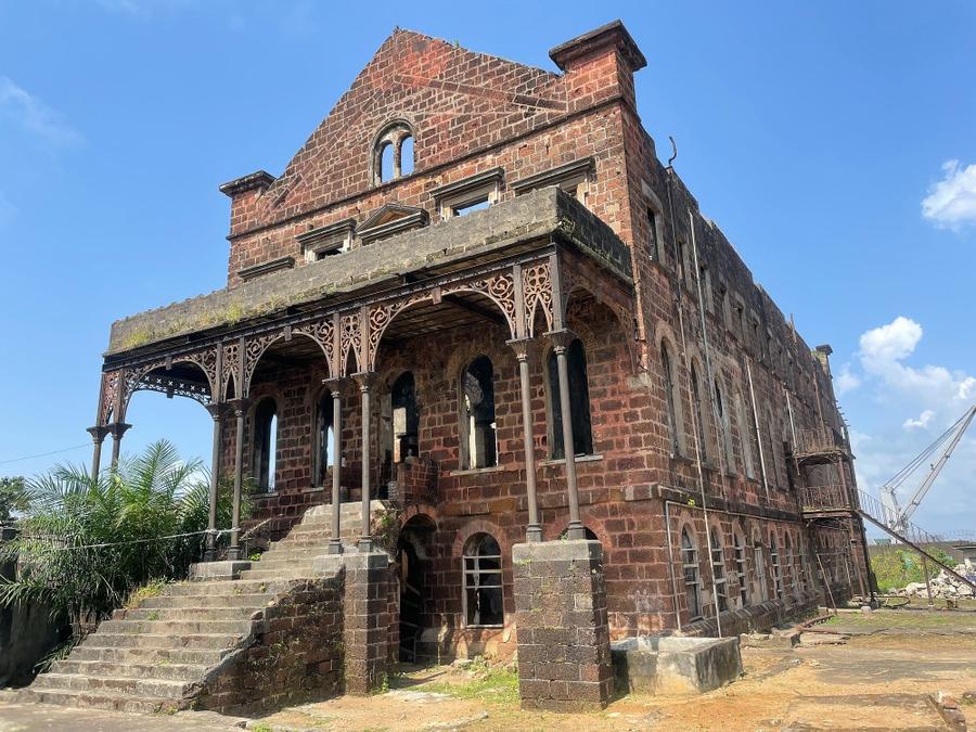Photo 9 of Sierra Leone, taken by Cameron Mofid