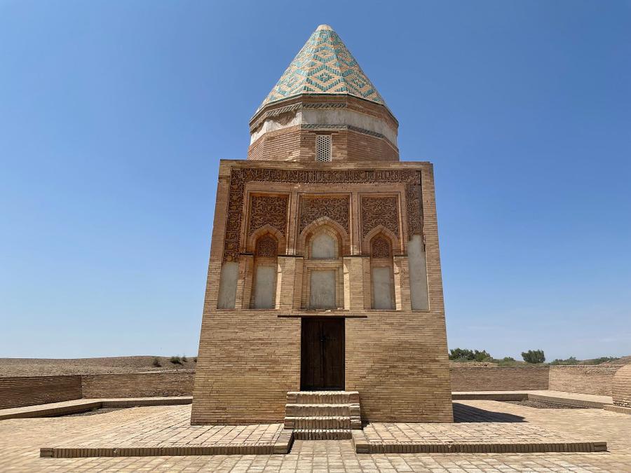 Photo 4 of Turkmenistan, taken by Cameron Mofid