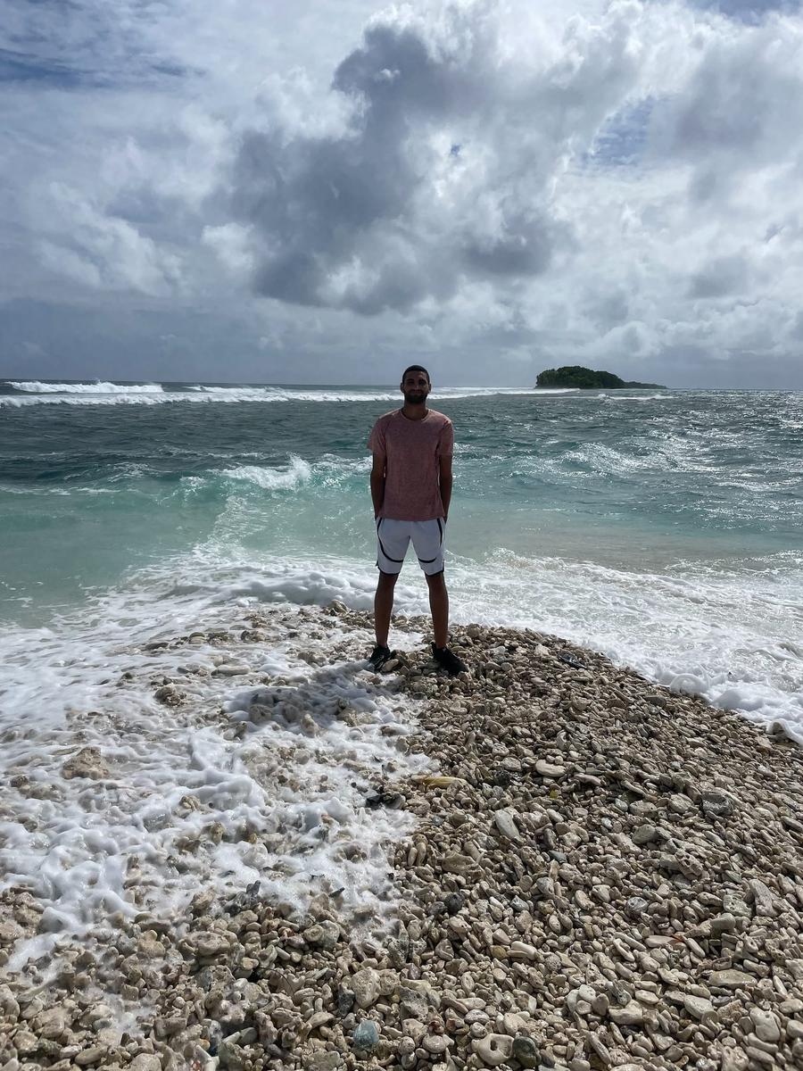 Photo 6 of Tuvalu, taken by Cameron Mofid