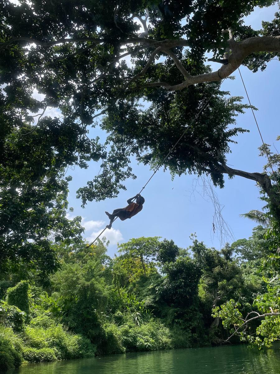 Photo 5 of Vanuatu, taken by Cameron Mofid